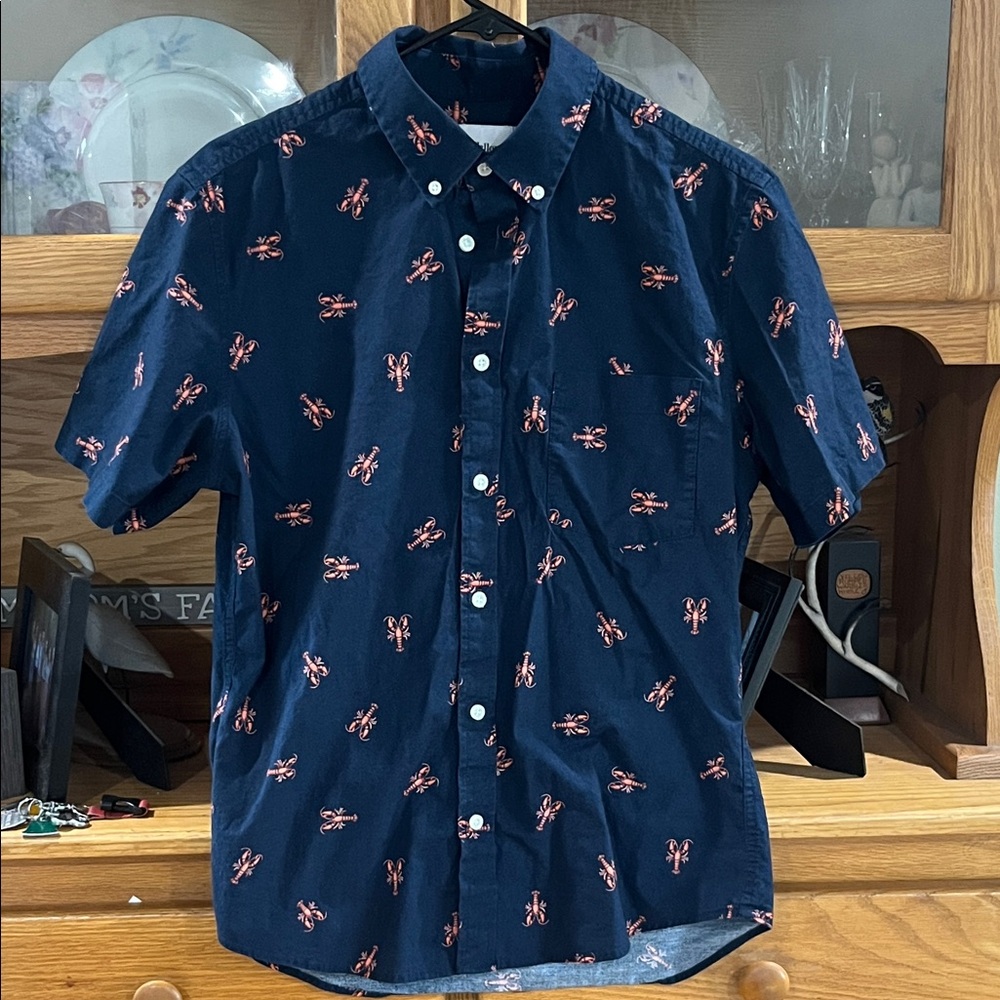 Goodfellow & Co Navy Short-Sleeve Button-Down Shirt with Coral Lobster Print